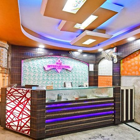 Oyo 85829 Max International Hotel Kalkutta Kültér fotó