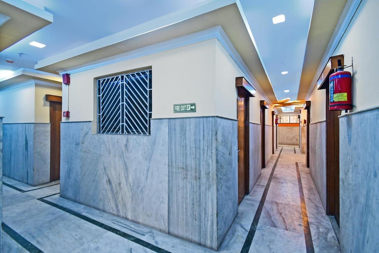 Oyo 85829 Max International Hotel Kalkutta Kültér fotó